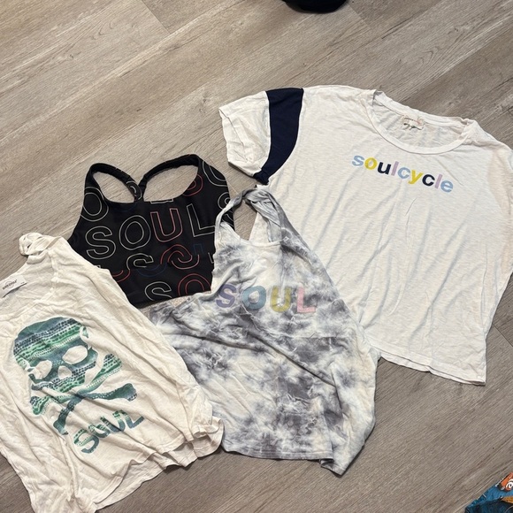 SoulCycle Bundle - Sports bra, tank tops and tee - Picture 1 of 4
